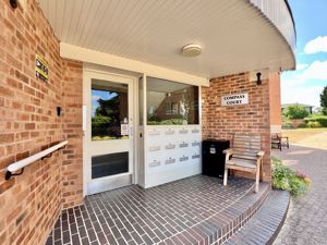 COMMUNAL ENTRANCE- click for photo gallery